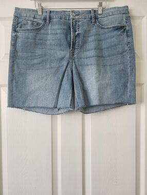 7 For All Mankind Light Blue Denim Bermuda Short - Women's 18